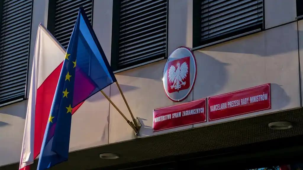 Poland Urges Citizens to Leave Belarus Amid Rising Tensions