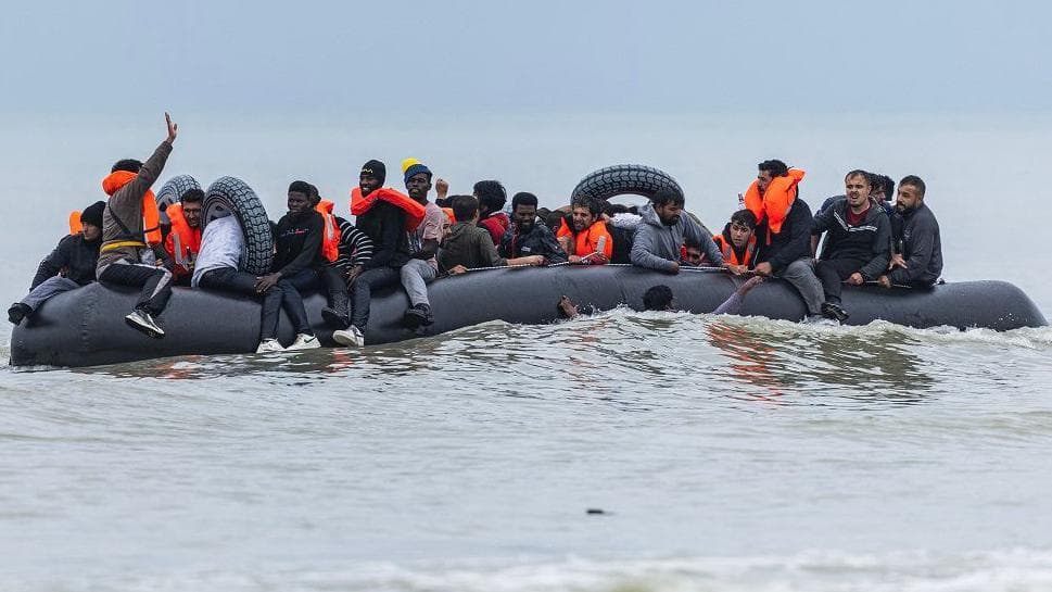 1,072 illegal migrants cross English Channel, total reaches 32,103 this year