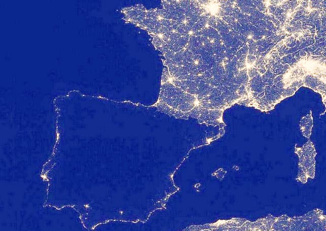 Spain's grid operator warns of voltage swings, urges blackout prevention measures
