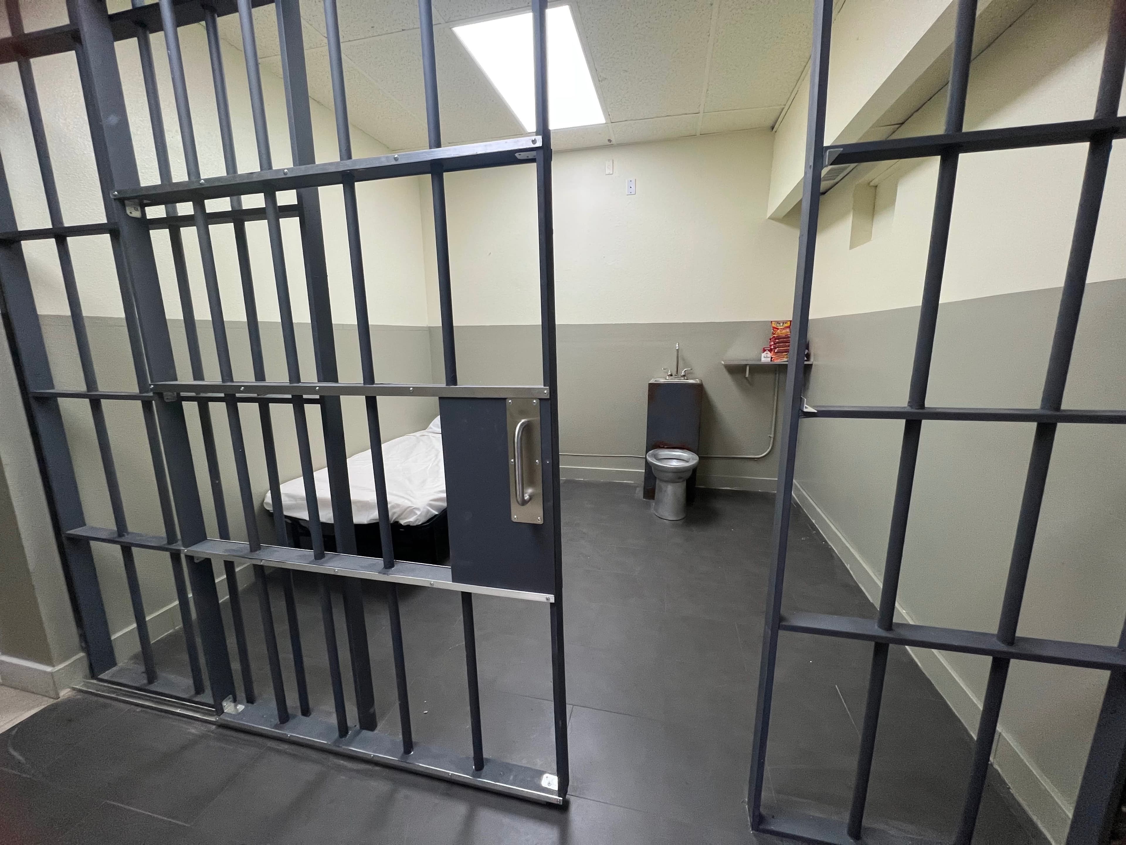 Kong Ji Chen sentenced to 24 weeks in prison for using fake phone tower