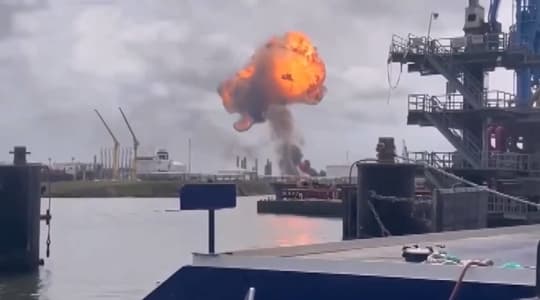 Injuries reported after explosion at New Mexico oil refinery