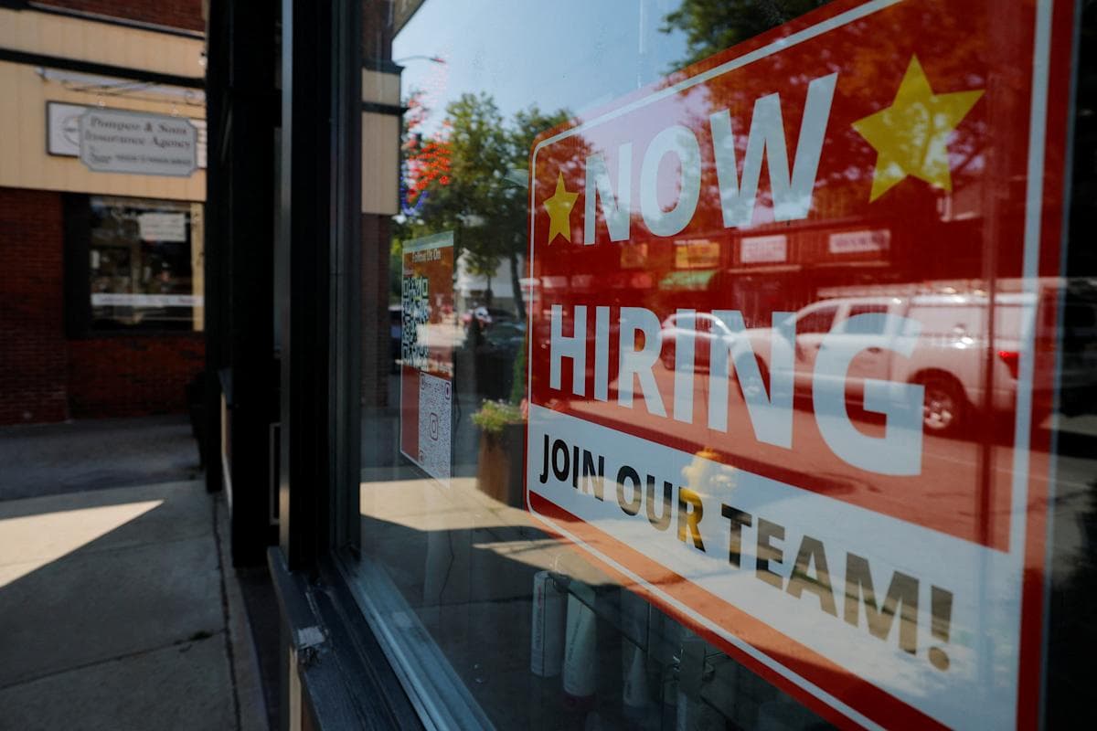 U.S. private employers lose 32,000 jobs in November, missing estimates