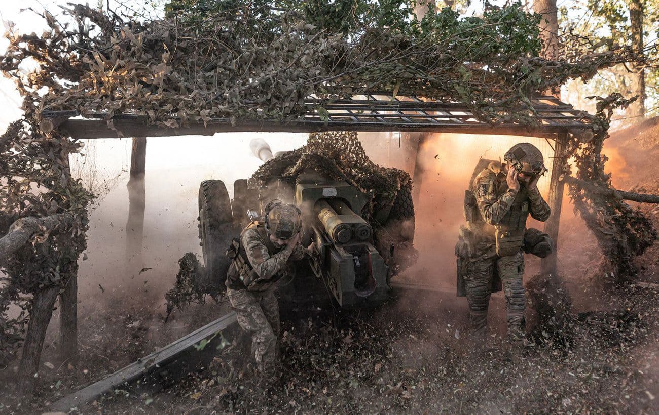 Russian Forces Intensify Assault on Siversk with Heavy Armor, Urging Urgent Response from Ukraine