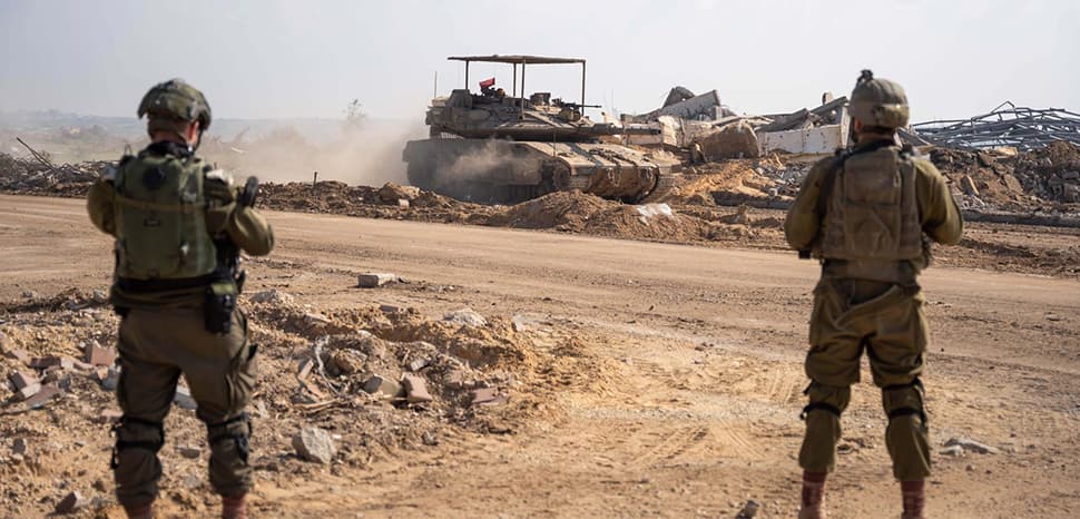 Intense Clashes Erupt in Gaza as Resistance Targets IDF Forces with Advanced Weaponry