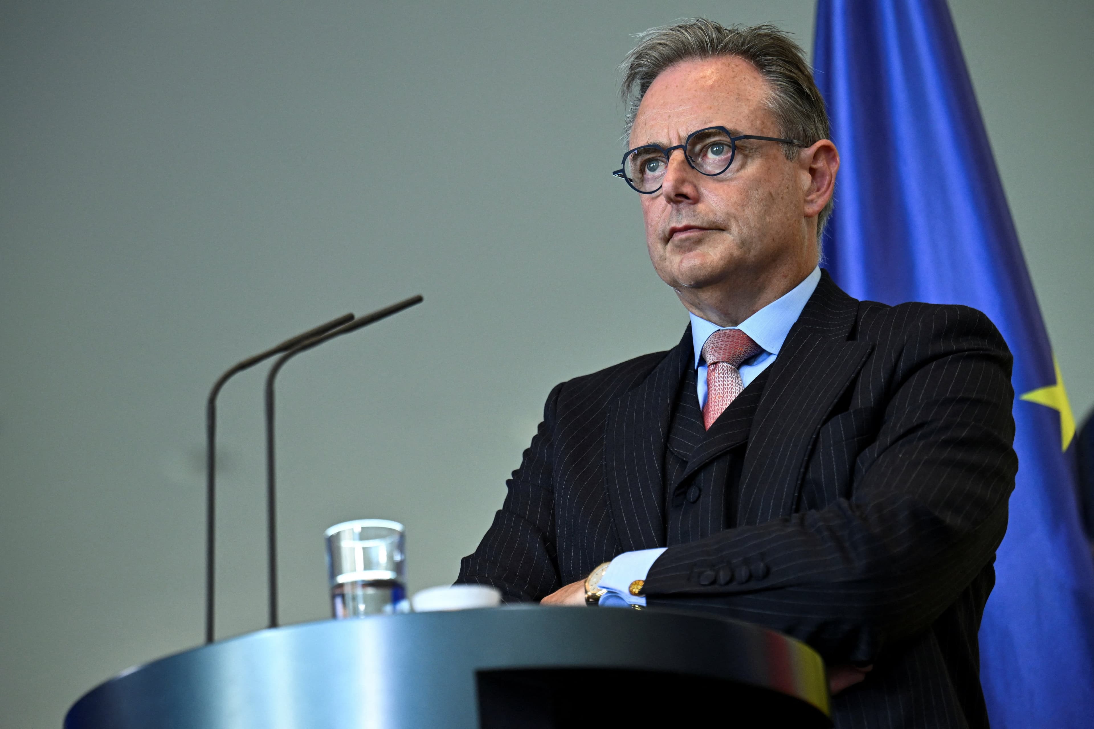 European leaders hesitant to seize Russia's frozen assets in Euroclear Bank