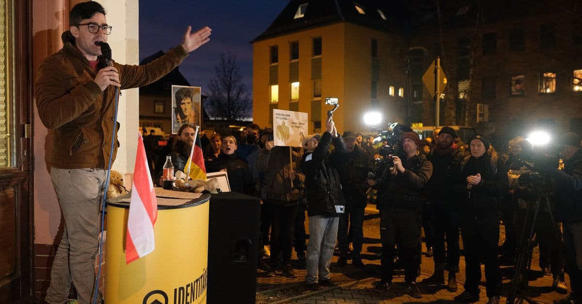 Europa hosts debate between Keith Woods and Martin Sellner on EU stance