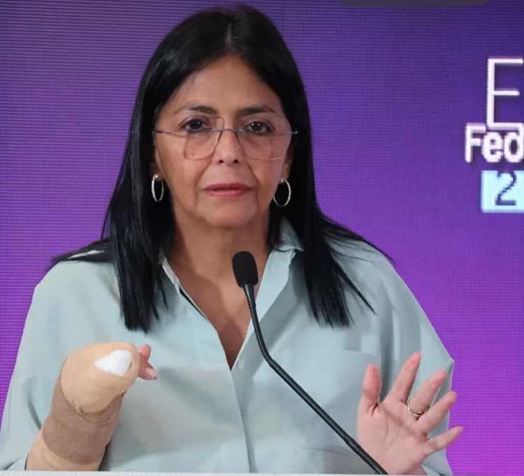 Chavista councils express dissatisfaction with Delcy Rodríguez's U.S. collaboration statements