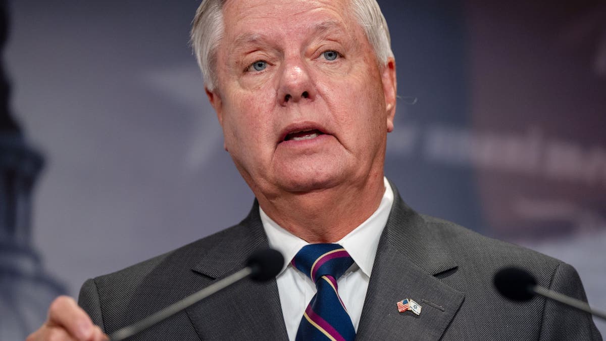 Lindsey Graham calls for U.S. to seize ships transporting Russian oil