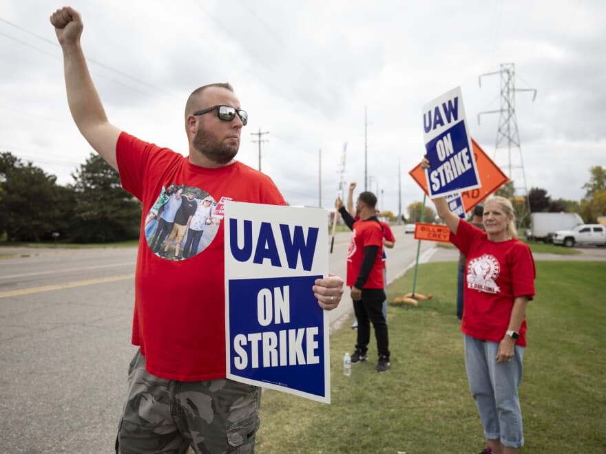 Calls for General Strikes Fail as Workers Remain Disconnected from Activism