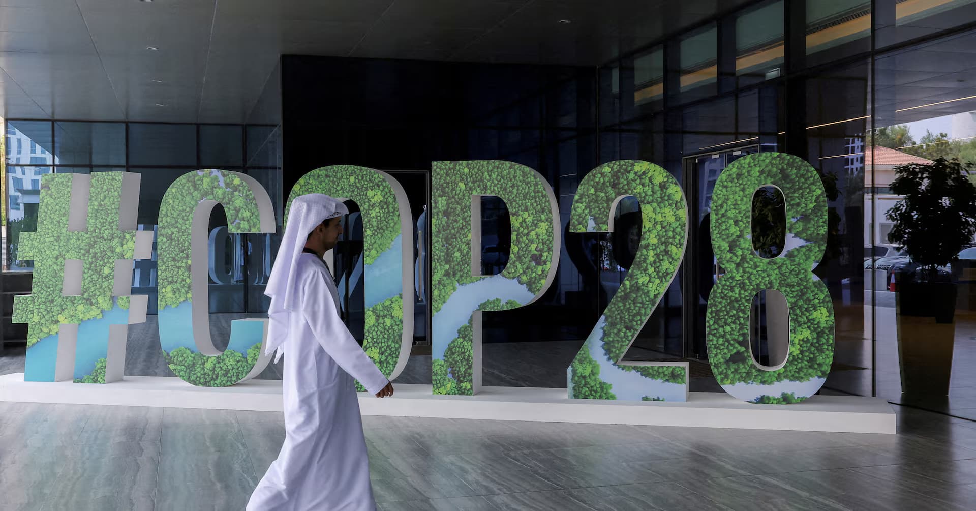 Tourism's Carbon Footprint Soars to 5.2 Gigatonnes as Emissions Surge 40%