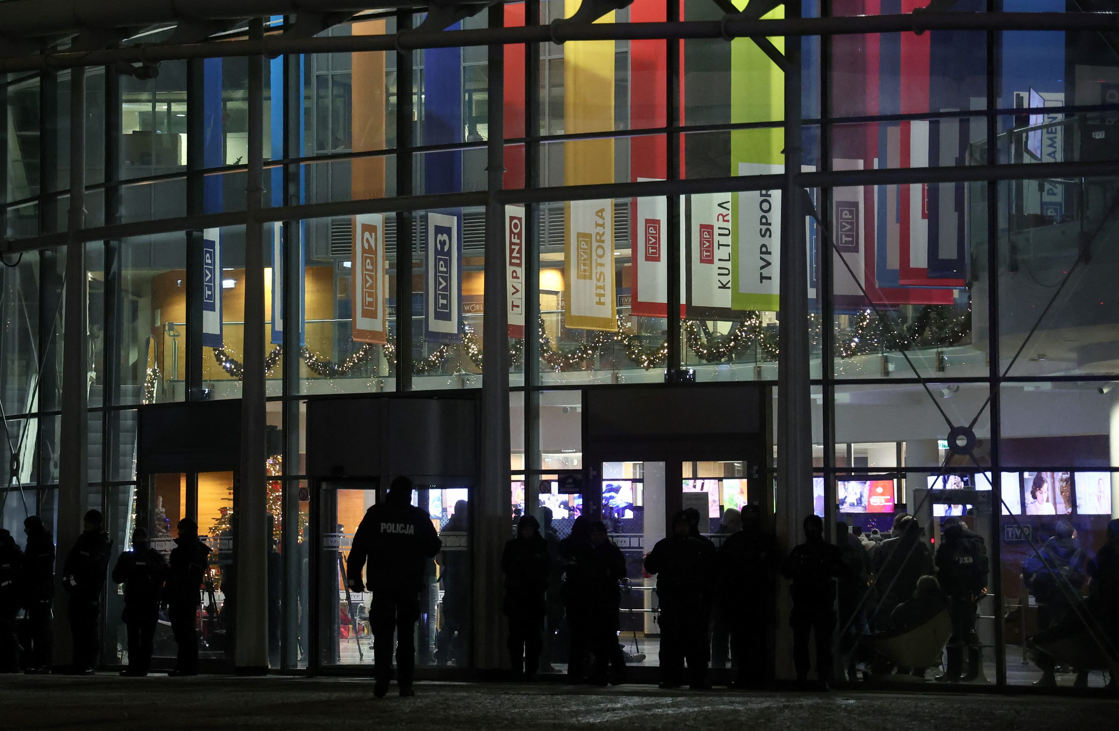 150,000 Polish Users Lured by Pro-Russian Disinformation Channels Threaten Democracy