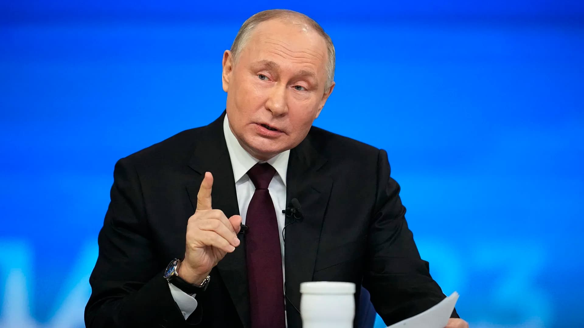 Putin’s Economy Crumbles as GDP Growth Plummets to Near Zero