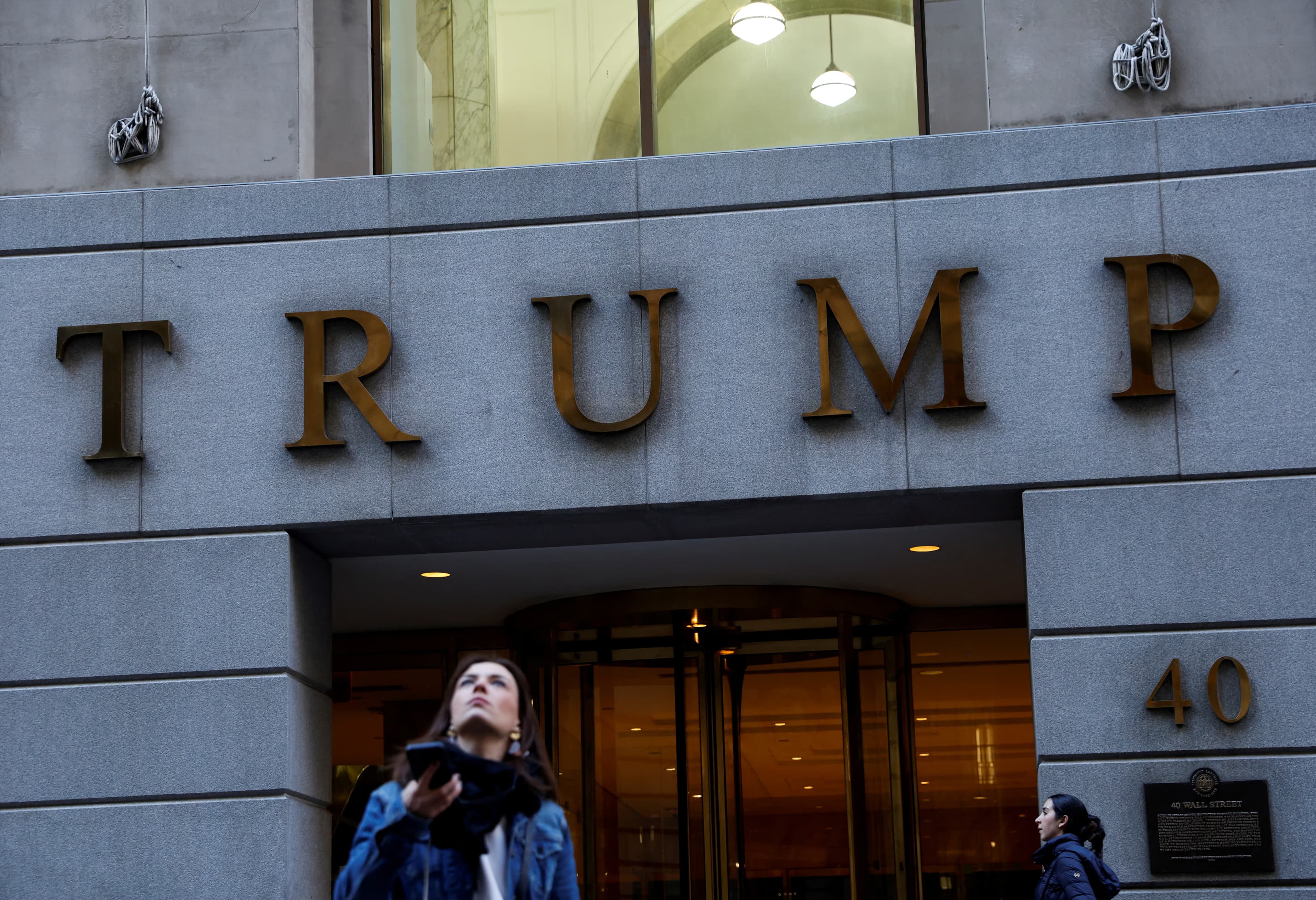 Trump's $600 Million Cash Grab Exposed as His Businesses Crumble Under Pressure