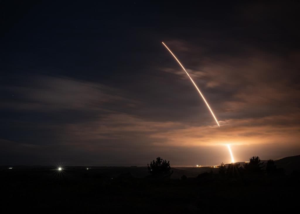U.S. Air Force launches GT 254 nuclear-capable missile from Vandenberg