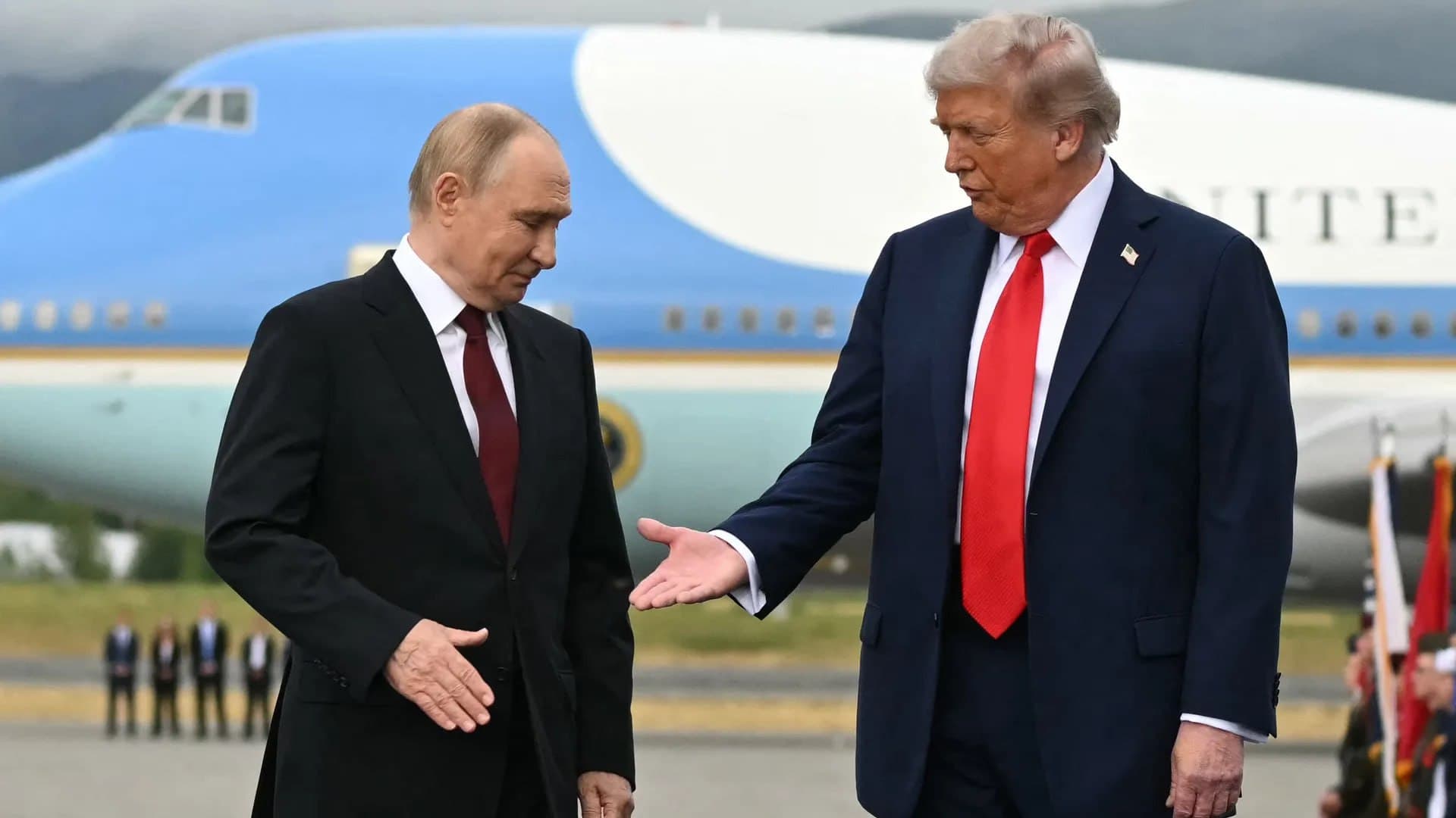 Trump Proposes Urgent Trilateral Summit with Zelensky and Putin on August 22