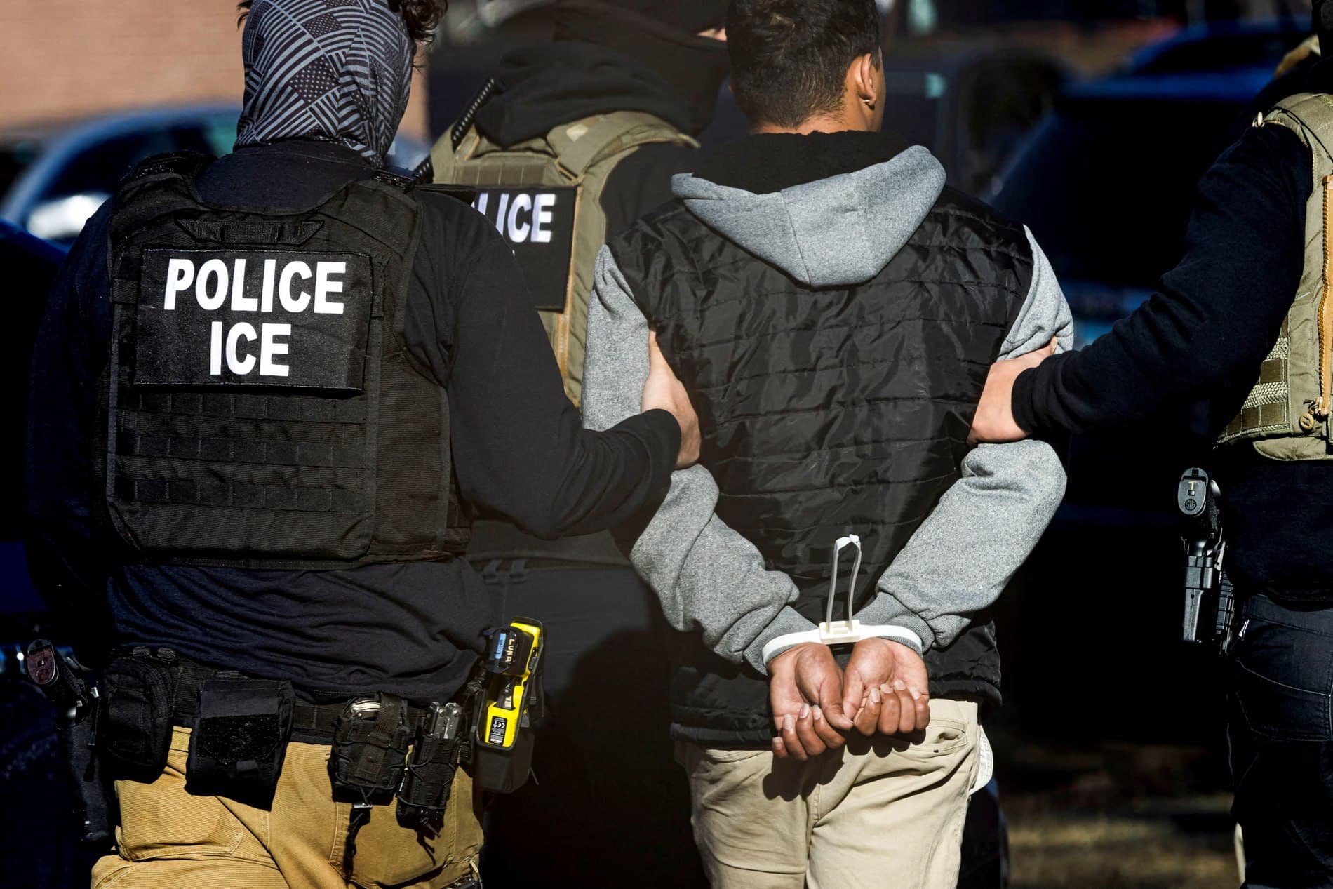 ICE Resumes Access to Spyware for Monitoring Migrants' Phones