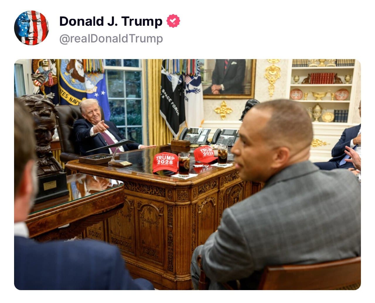 President Trump presents 'Trump 2028' hats to Hakeem Jeffries and Chuck Schumer