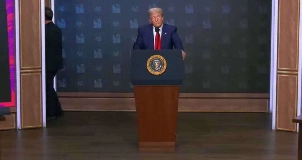 Trump Weighs Tariffs on Russia as Critical Talks in Moscow Approach Tomorrow