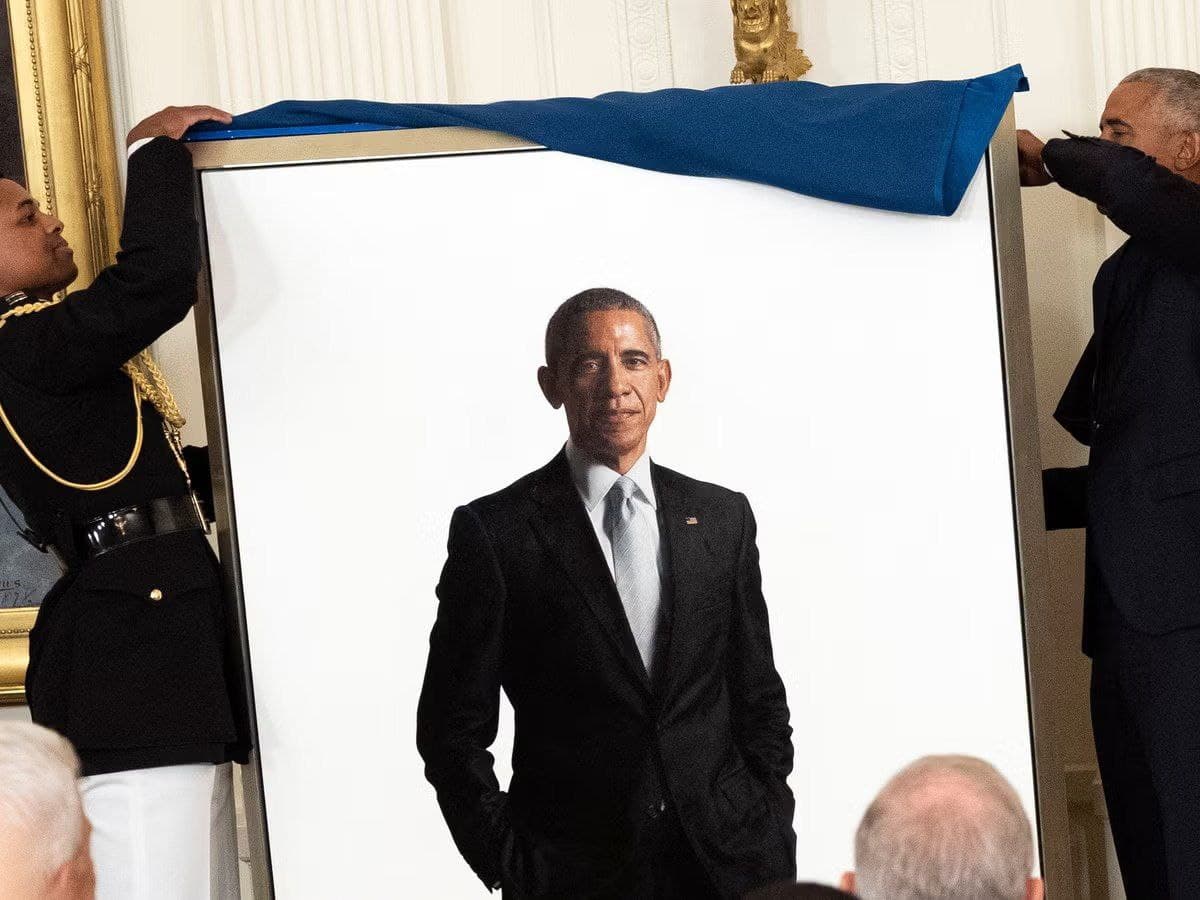 Trump Orders Removal of Obama, Bush Portraits from White House's Public Eye
