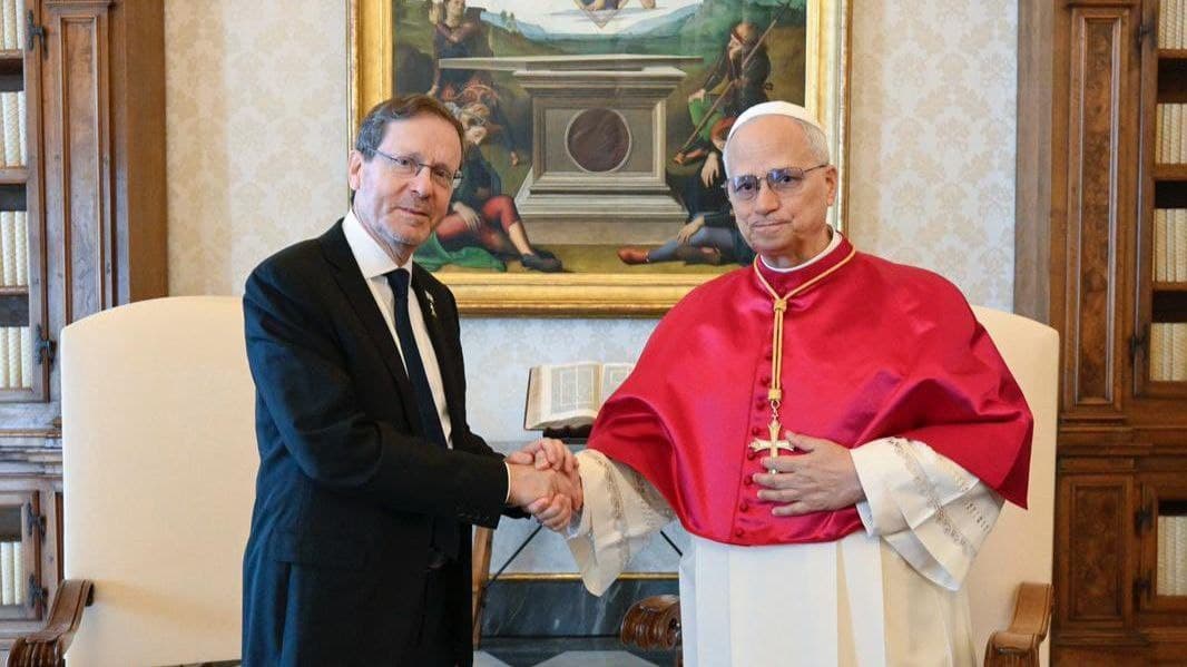 Israeli President Herzog Meets Pope at Vatican, Strengthening Ties