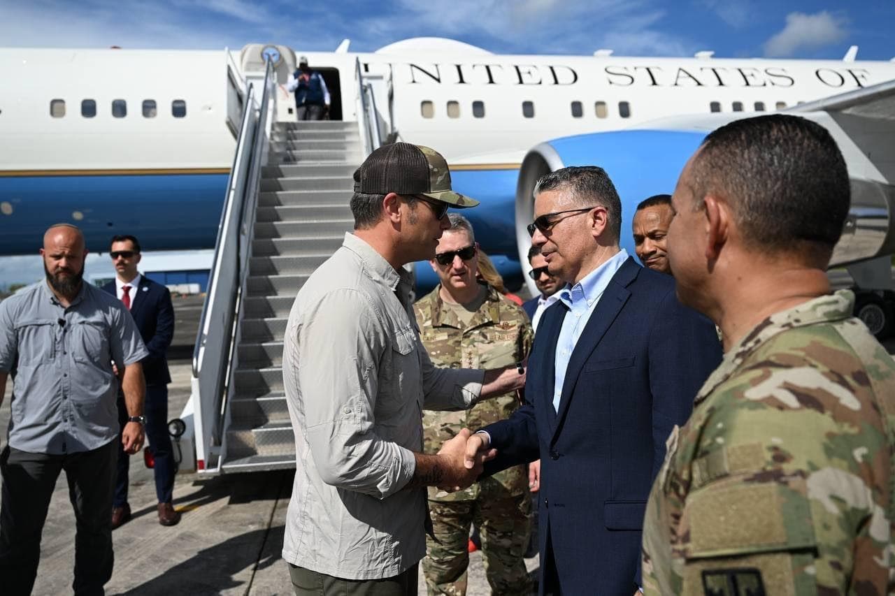 US Secretary of War Hegseth and General Caine Visit Puerto Rico as Tensions Rise with Venezuela
