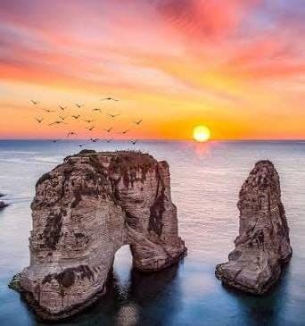 Hezbollah plans to project faces of Nasrallah and Safieddine on Raouche Rock