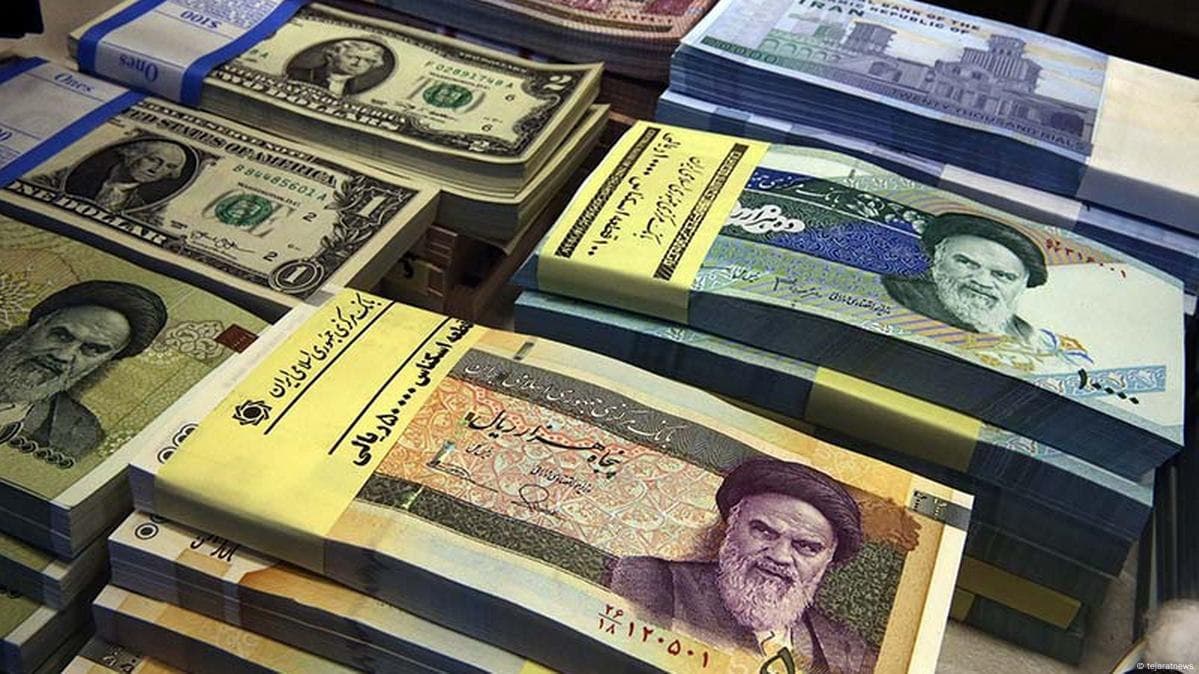 US Dollar Reaches Record 1,065,000 Rials on Iran's Black Market
