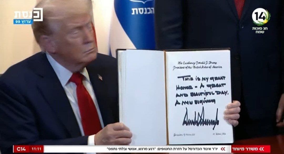 Trump signs Israeli Knesset guestbook: 'A Great And Beautiful Day'