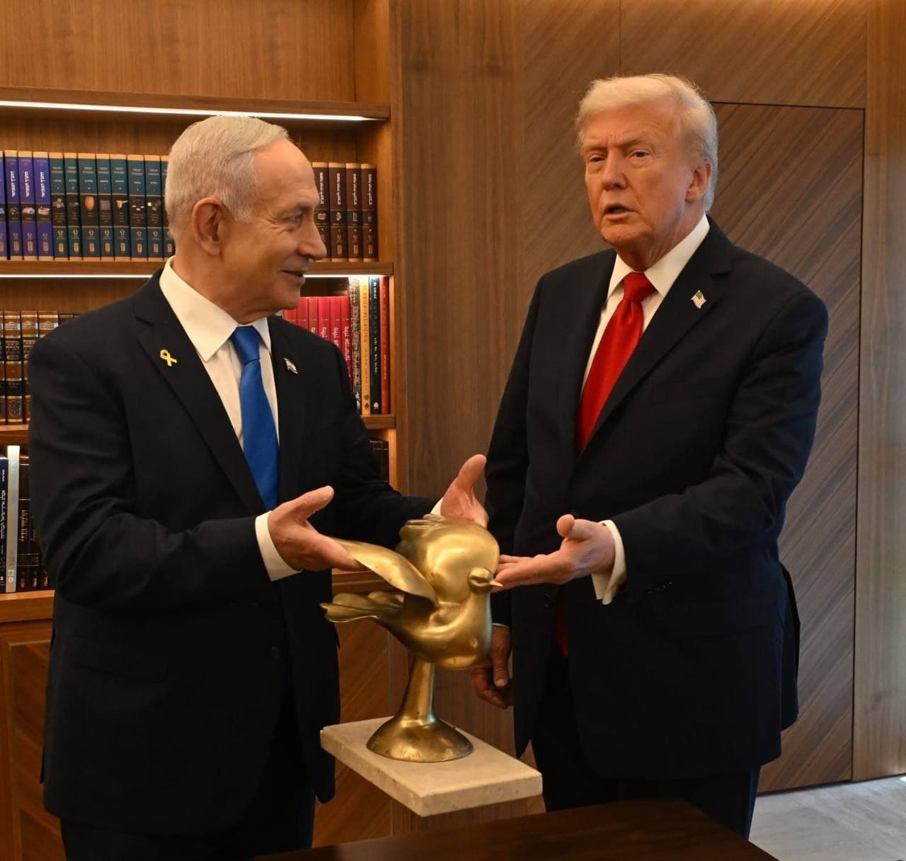 Israeli Prime Minister Benjamin Netanyahu gifts US President Donald Trump golden dove