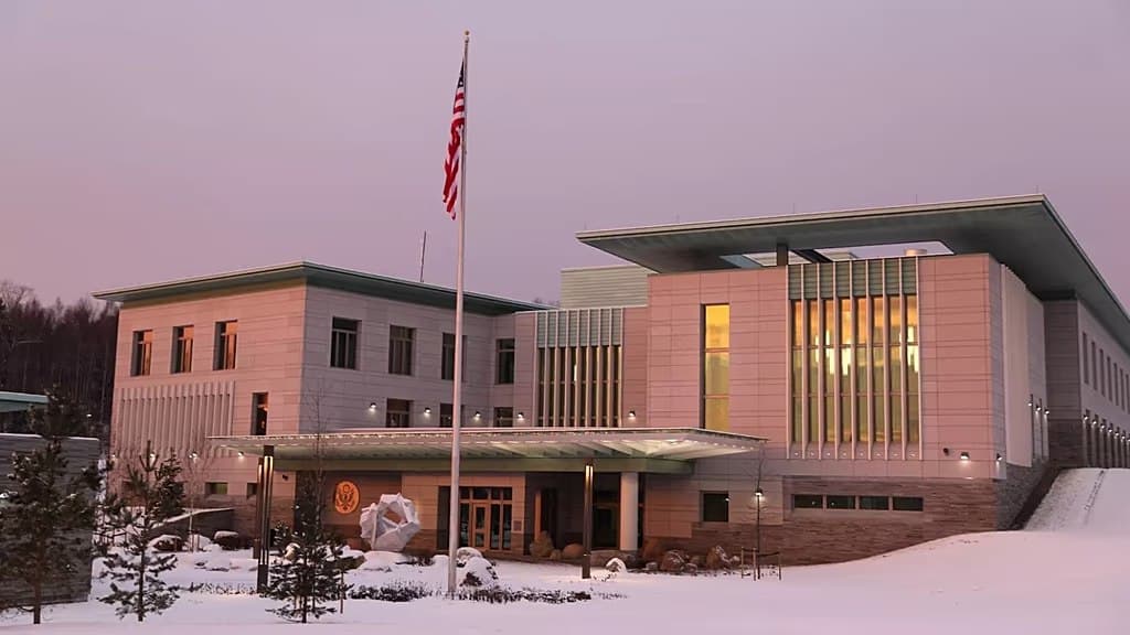 Former US embassy guard in Norway convicted of spying for Russia and Iran