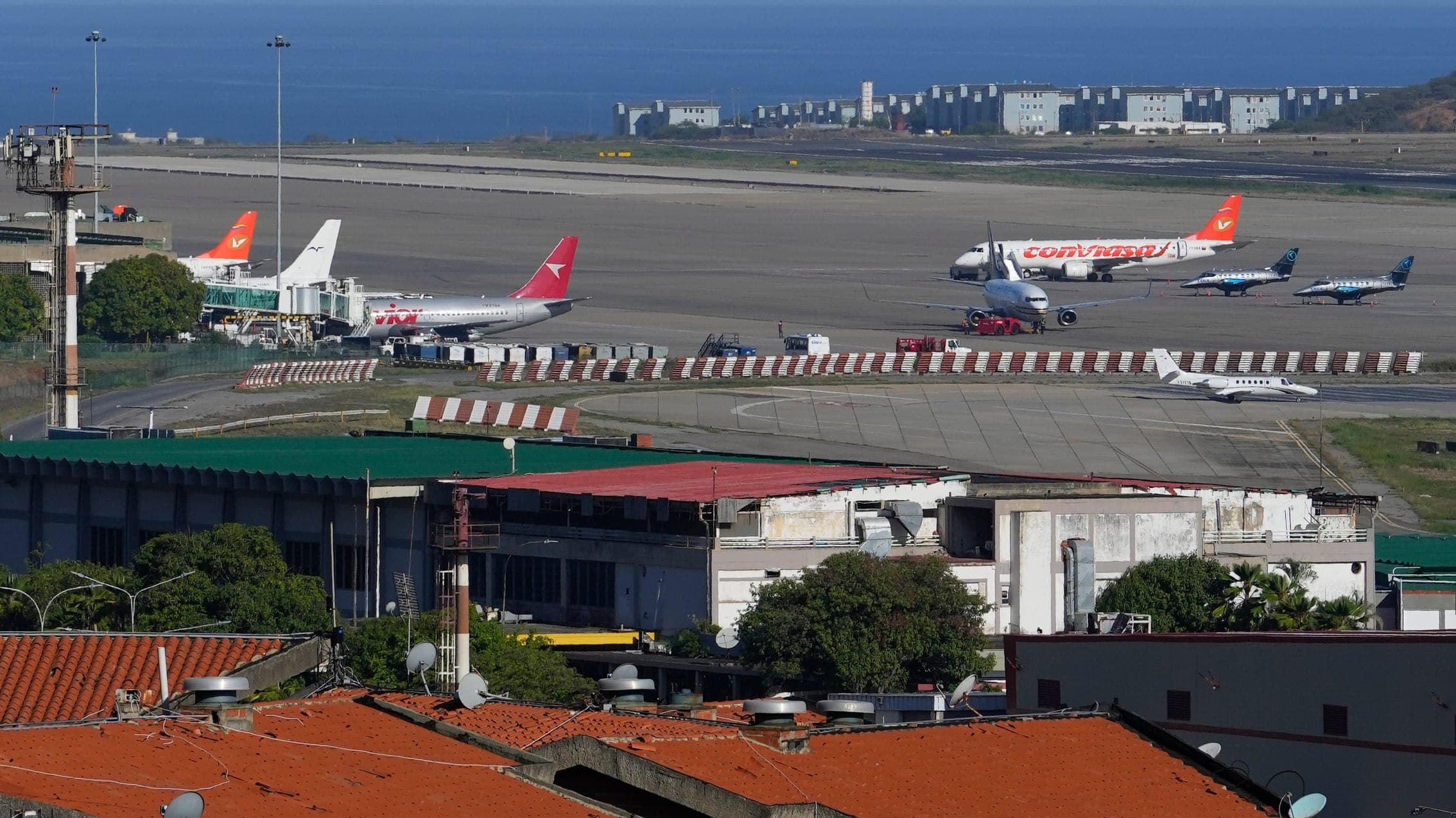 Major Airlines Cancel Flights from Caracas Due to FAA Safety Alert