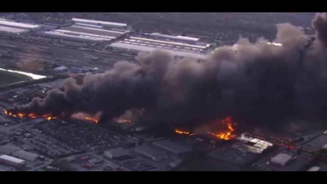 [Video] UPS cargo plane crashes in Louisville, Kentucky