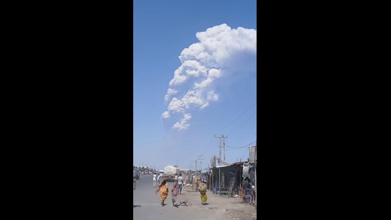 [Video] Ethiopia's Hayli Gubbi volcano erupts for first time in 10,000 years