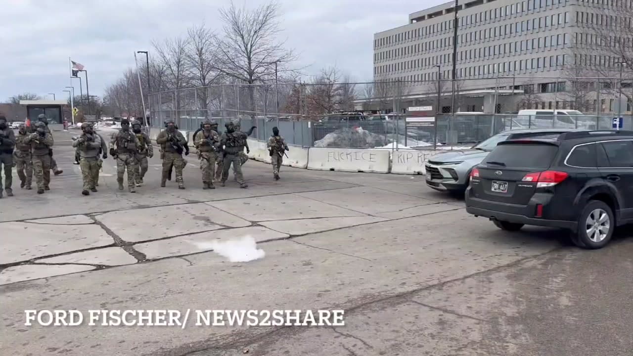 [Video] Federal officers deploy sting balls and flash grenades at Whipple Building