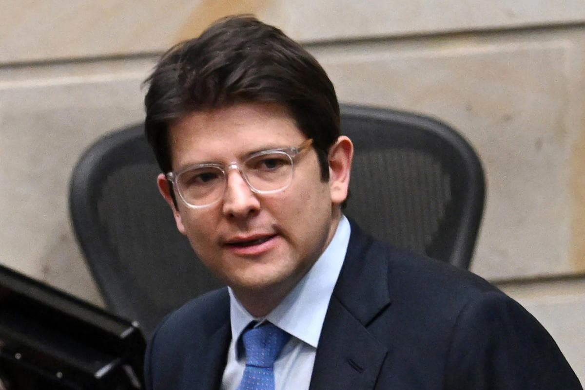 Featured image for: Colombian Teen Shooter Sentenced to 7 Years for Uribe Attack Colombian Teen Shooter Sentenced to 7 Years for Uribe Attack