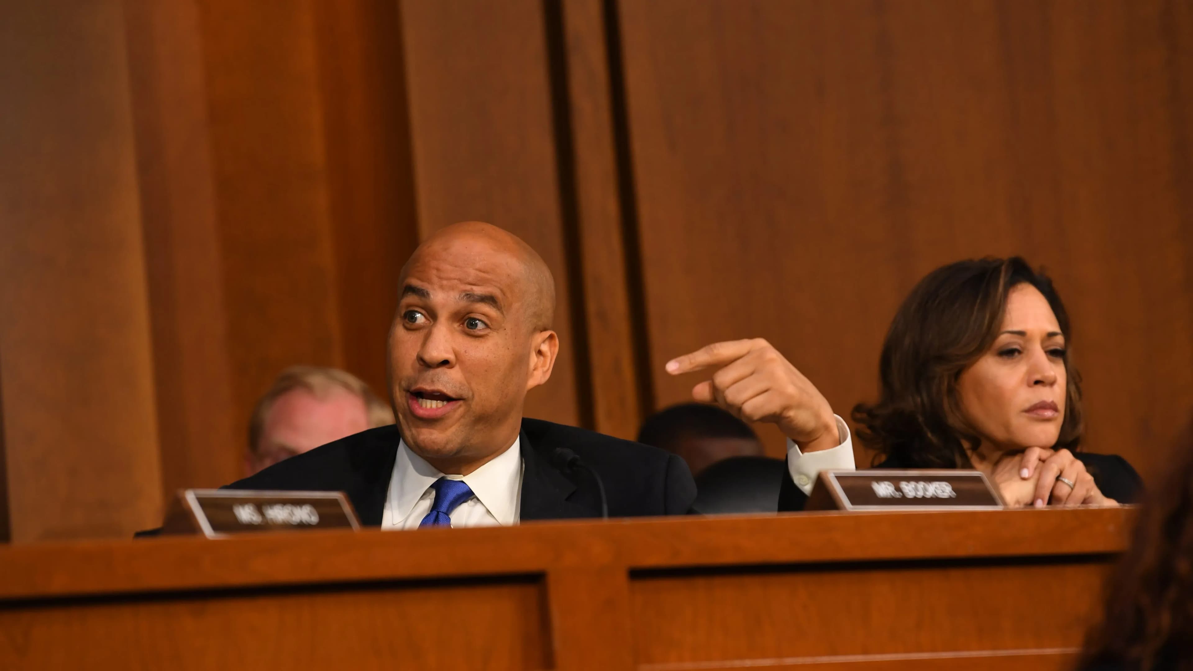 Featured image for: Trump's Masked ICE Agents Create Chaos as Senators Push for Transparency with VISIBLE Act Trump's Masked ICE Agents Create Chaos as Senators Push for Transparency with VISIBLE Act