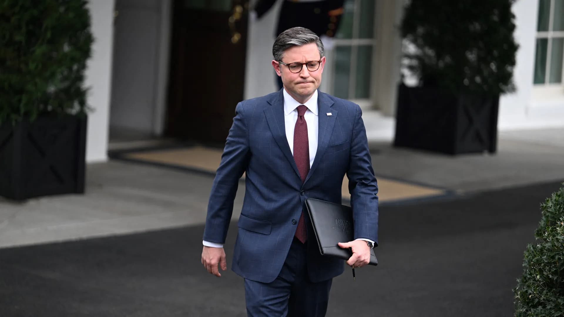 Featured image for: Trump's $490 Billion Medicare Heist Targets Vulnerable Seniors Trump's $490 Billion Medicare Heist Targets Vulnerable Seniors