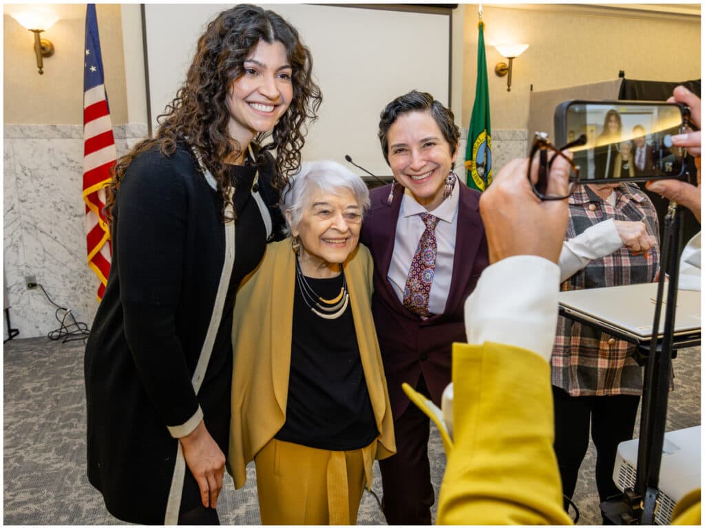 Featured image for: Washington Passes Groundbreaking Law to Block Out-of-State Troops from Enforcing Oppressive Policies Washington Passes Groundbreaking Law to Block Out-of-State Troops from Enforcing Oppressive Policies