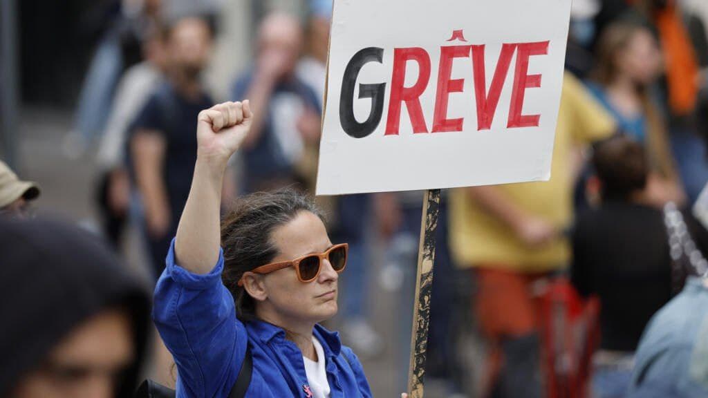 Featured image for: France prepares for over 250 protests against budget cuts today France prepares for over 250 protests against budget cuts today