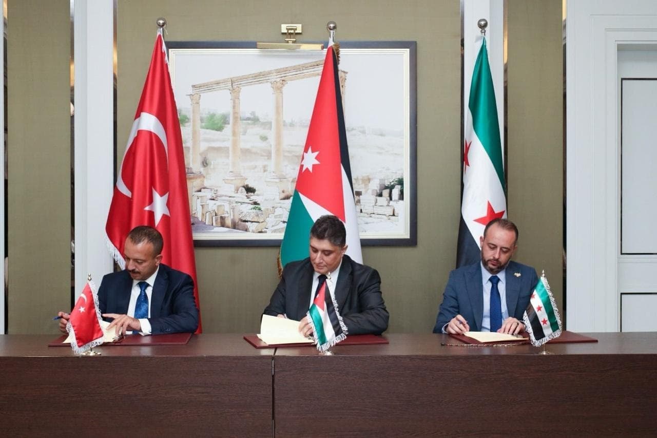Featured image for: Türkiye, Syria, and Jordan sign MoU to revive Hejaz Railway Türkiye, Syria, and Jordan sign MoU to revive Hejaz Railway