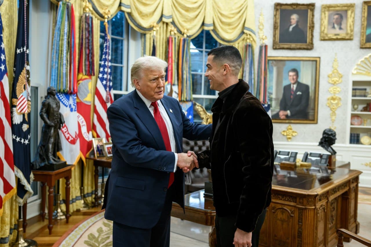 Cristiano Ronaldo meets U.S. President Donald Trump in Oval Office