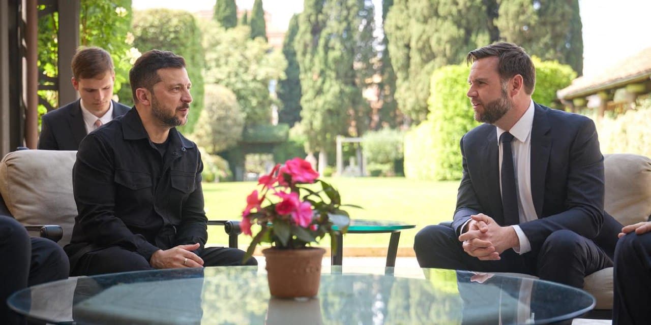 Featured image for: Ukrainian President Zelensky and VP Vance discuss Trump's peace plan Ukrainian President Zelensky and VP Vance discuss Trump's peace plan