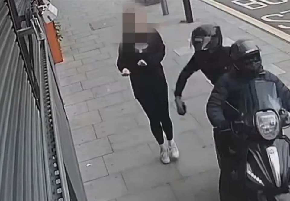 Image for Breaking: London Sees 116K Phone Thefts in 2022, Few Arrests Made