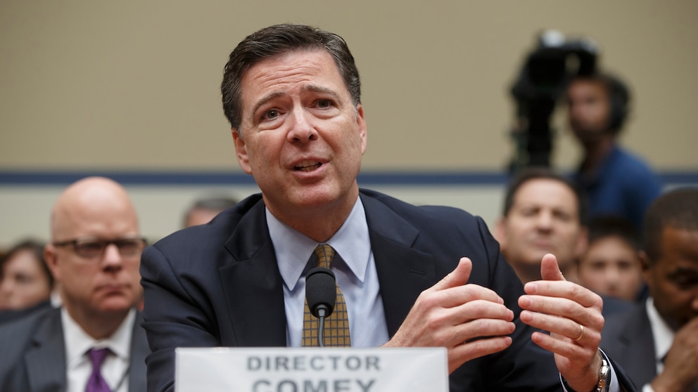 Image for Former FBI Director James Comey indicted