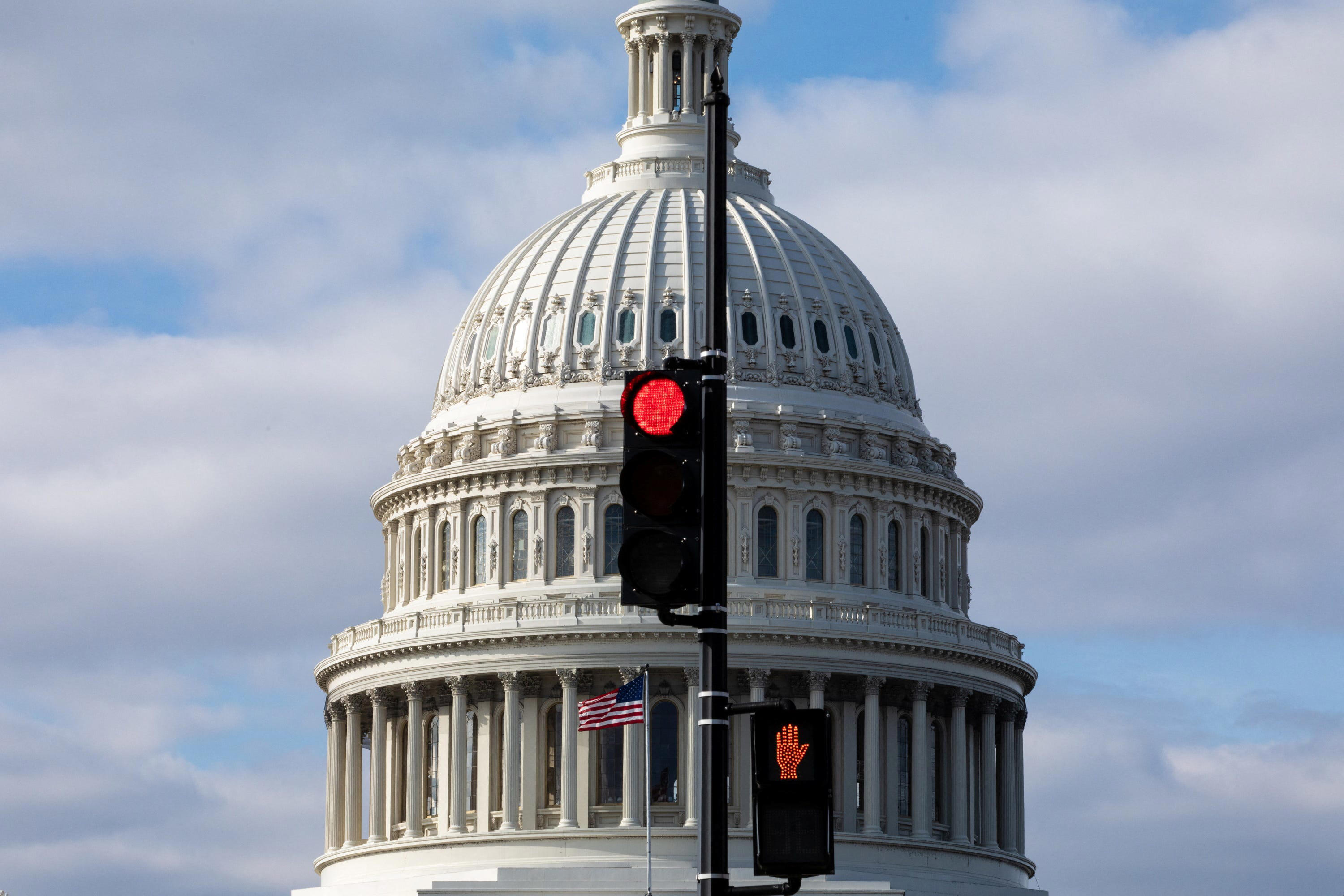 U.S. Senate fails to pass CR bill, government shutdown likely at midnight