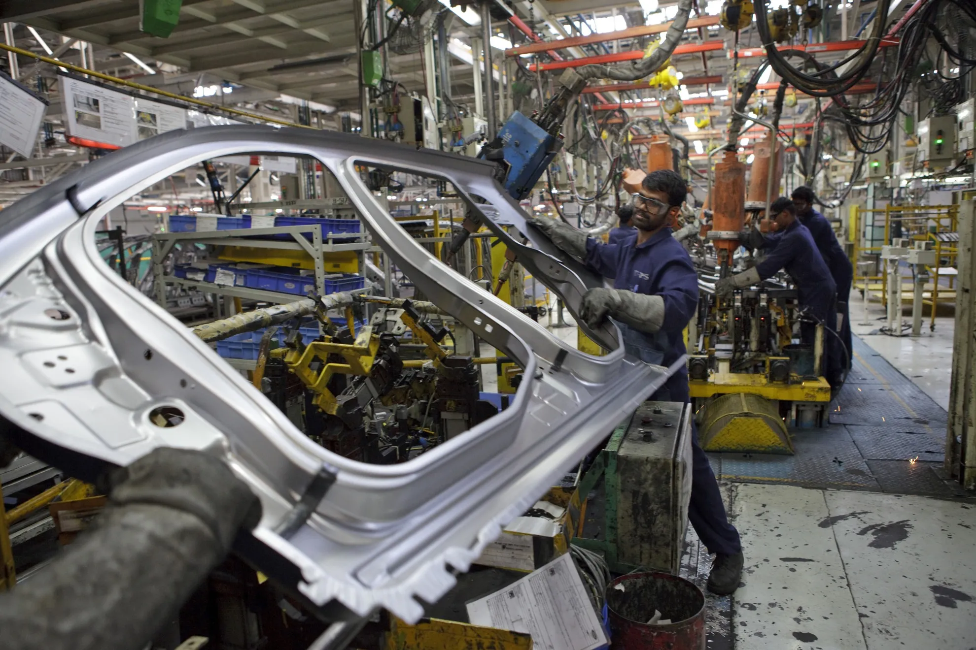 Ford to invest $370 million in India to reopen engine factory