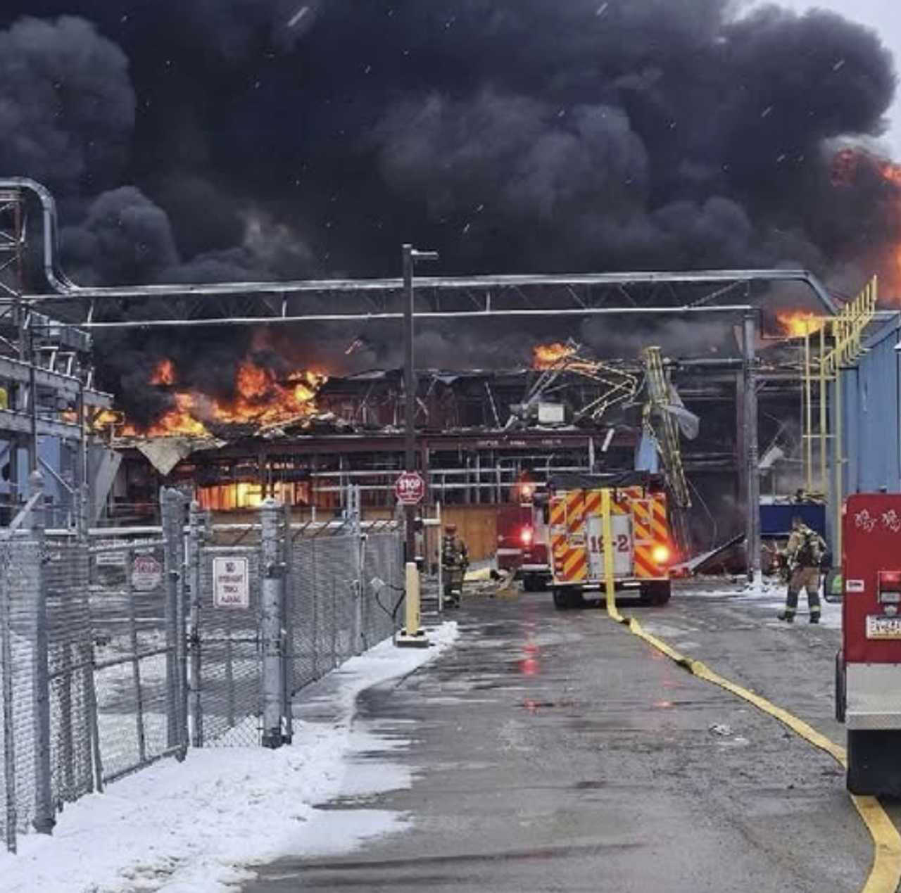 Image for Injuries reported after explosion at New Mexico oil refinery