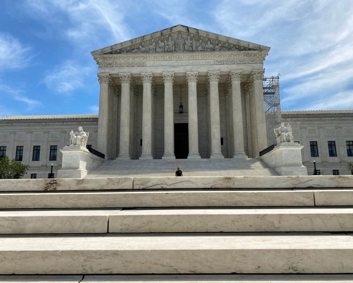 Image for U.S. Supreme Court allows Trump to withhold SNAP funding pending review