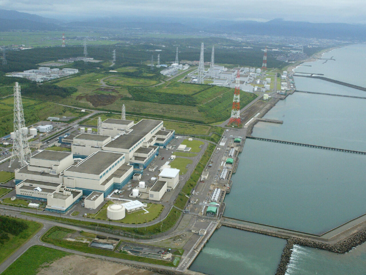 Image for Japanese authorities approve restart of Fukushima nuclear plant