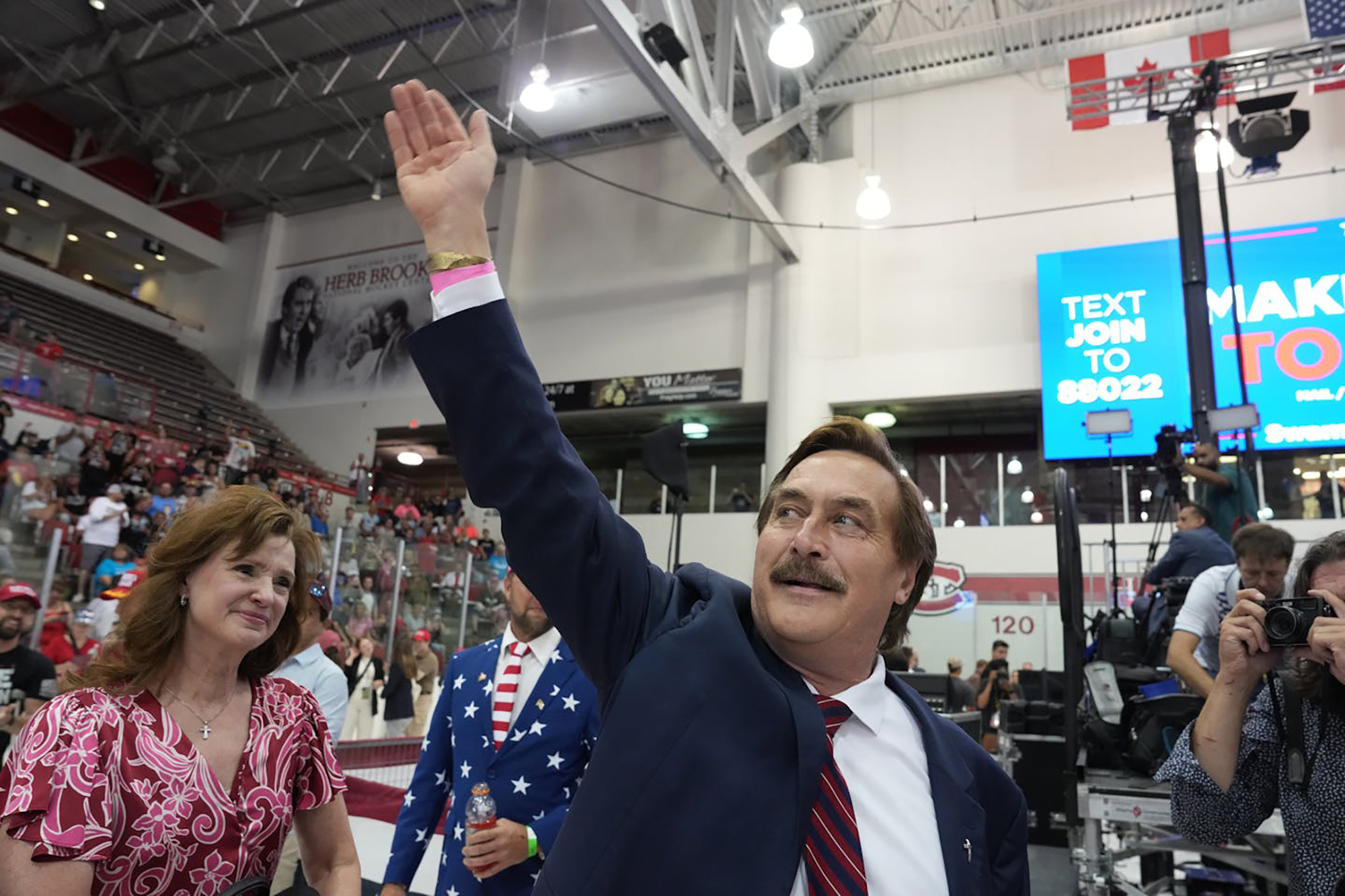 Image for MyPillow CEO Mike Lindell files to run for Minnesota governor